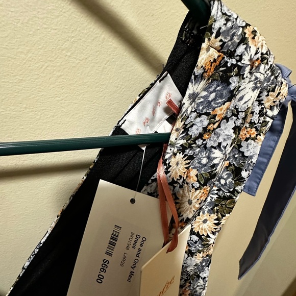 Floral Tiered Maxi Dress with Ribbon Tie - Picture 5 of 6